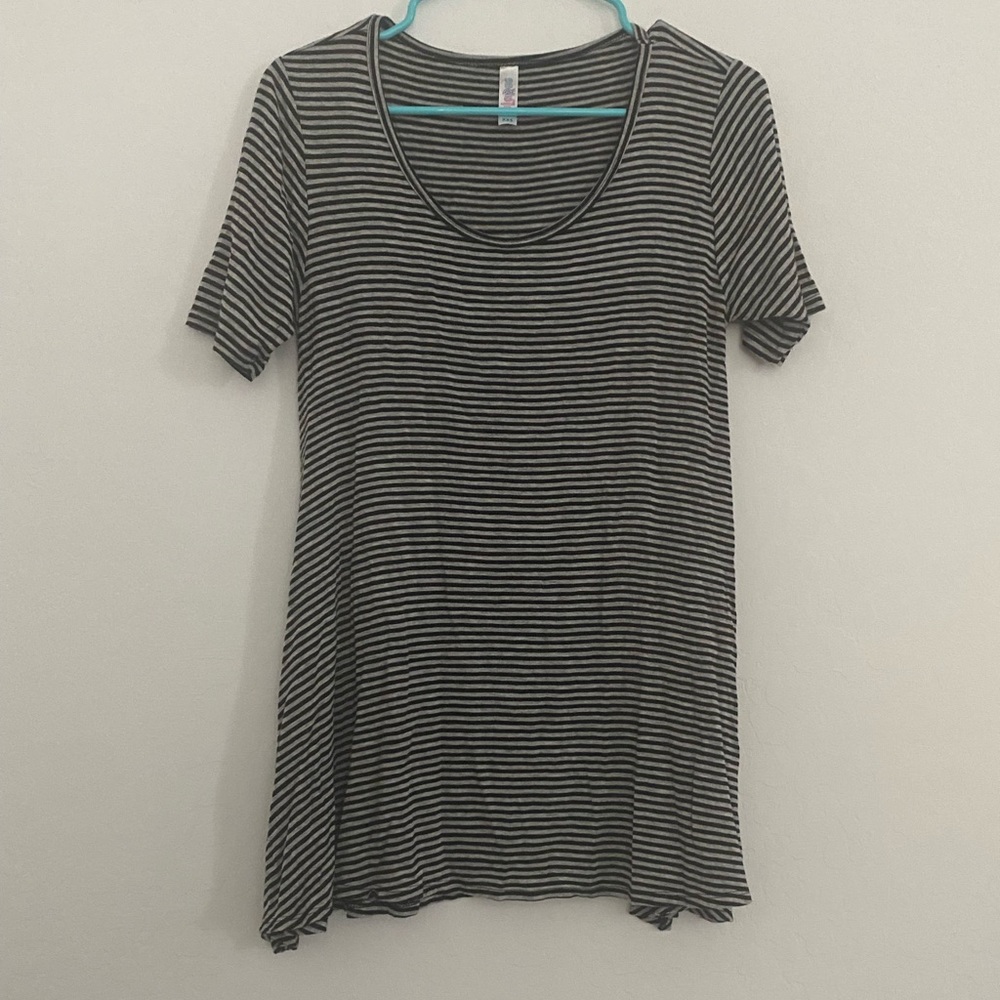 LuLaRoe striped perfect tee